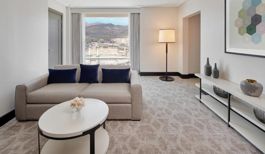 Aparthotel Address Jabal Omar Makkah Mekka Zewnętrze zdjęcie A living room at the Westin Palace Madrid